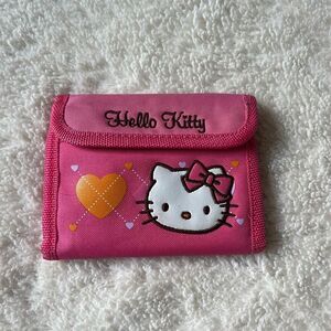 Hello Kitty Pink 2011 Bi Fold Heart Plaid Wallet